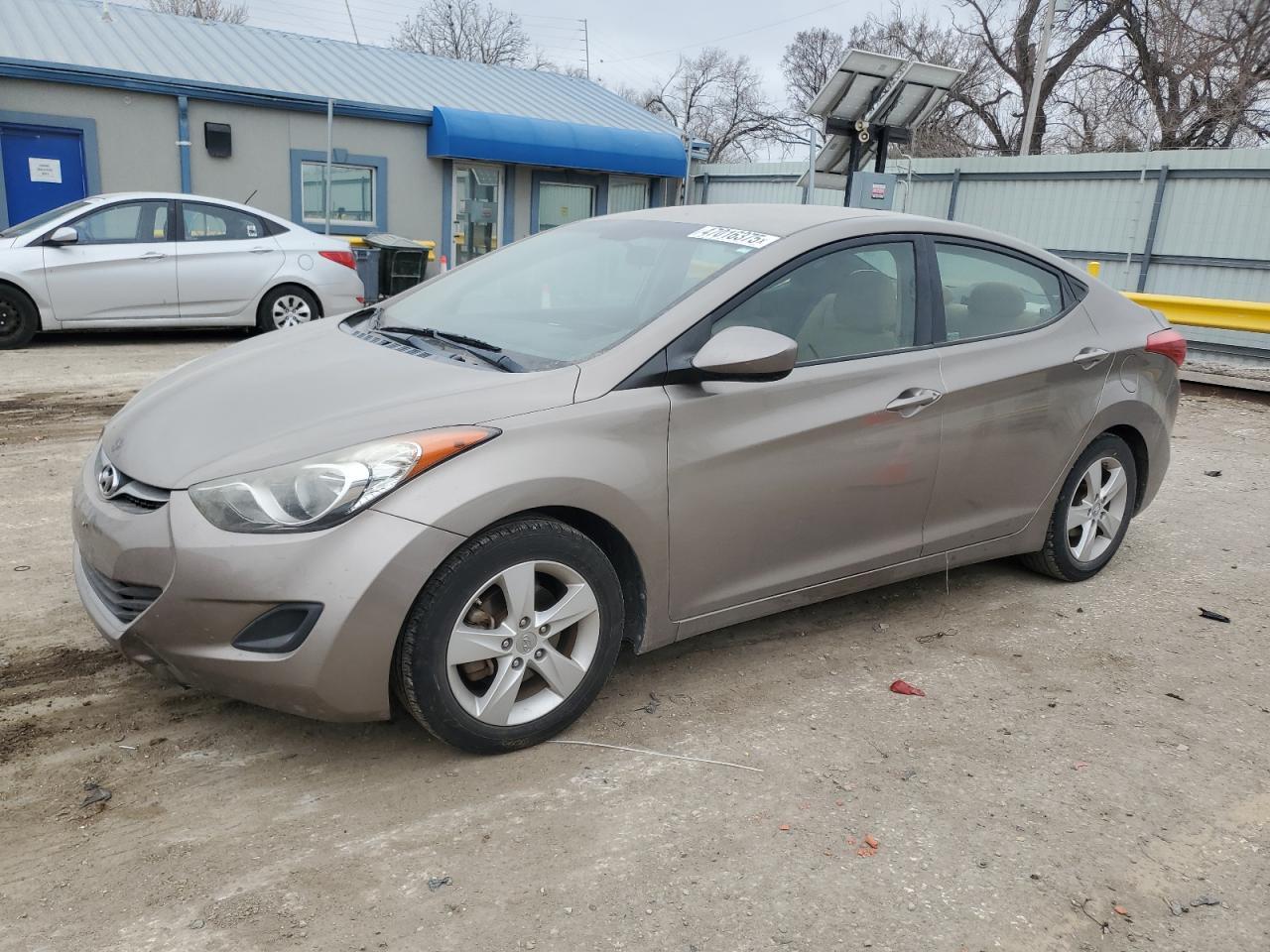 2013 HYUNDAI ELANTRA GL