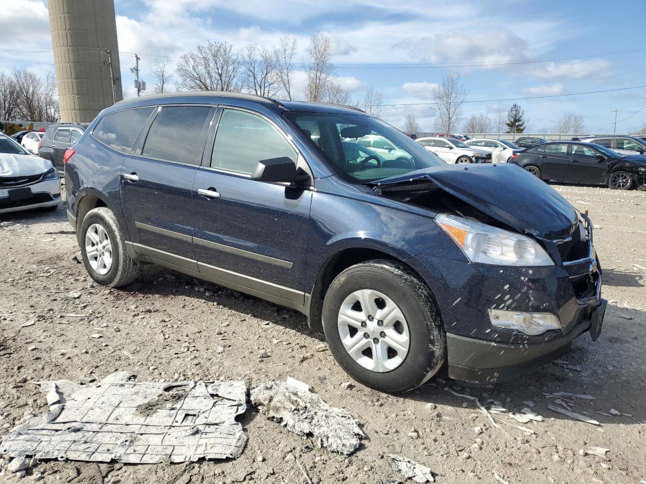 2012 CHEVROLET TRAVERSE L - Image 4