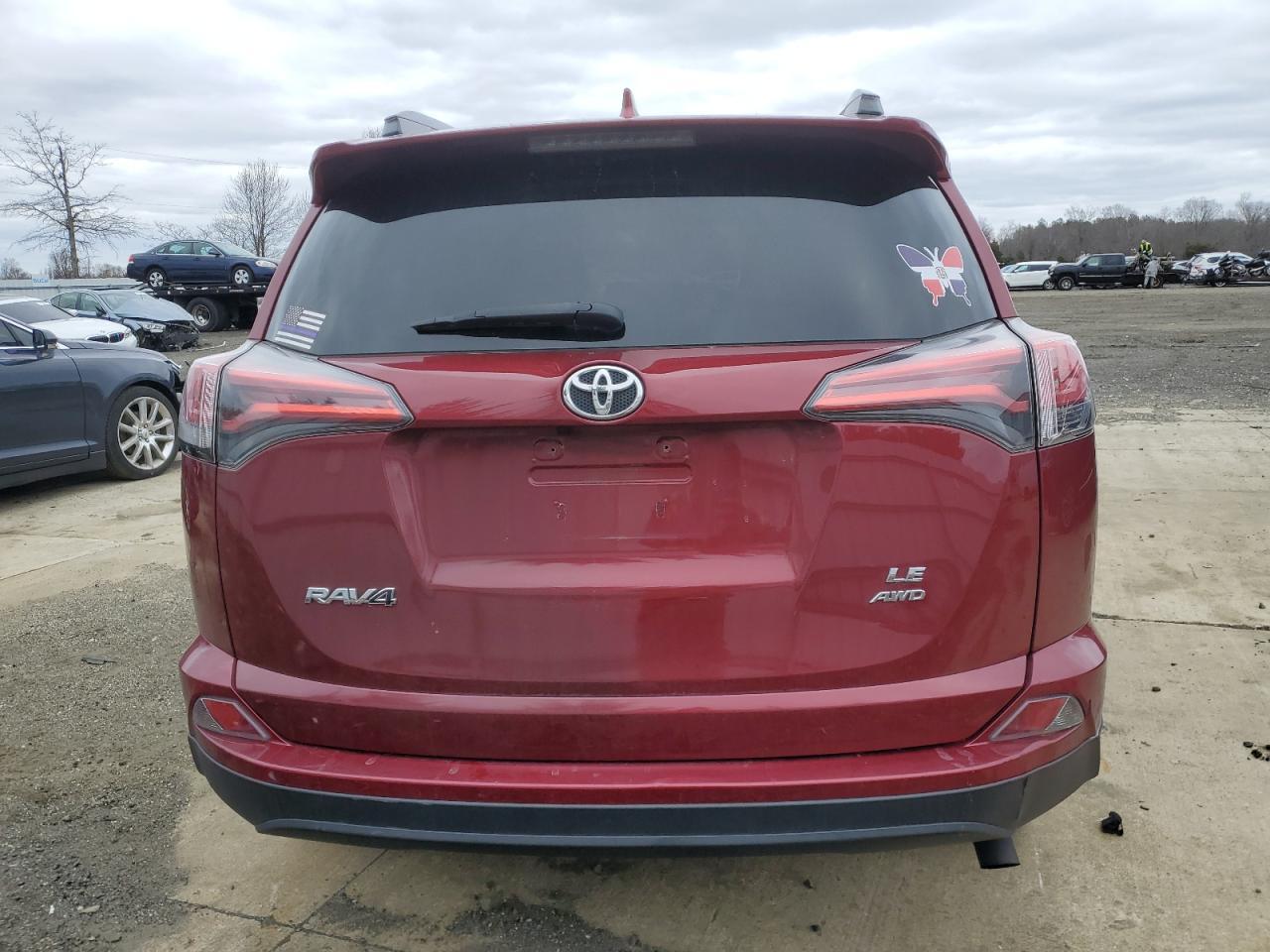 2018 TOYOTA RAV4 LE - Фото 6