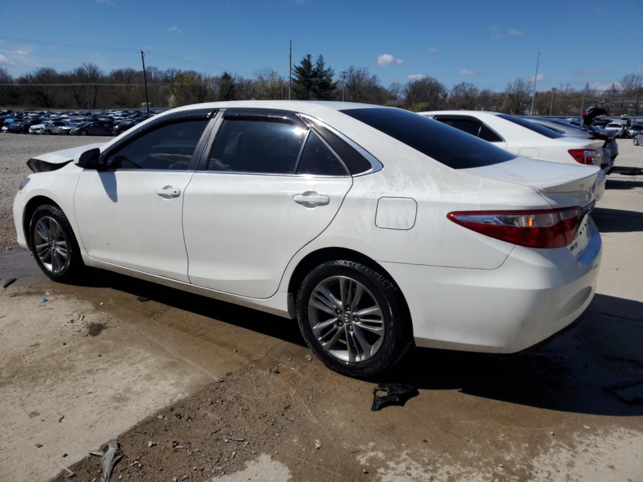 2017 TOYOTA CAMRY LE - Фото 2