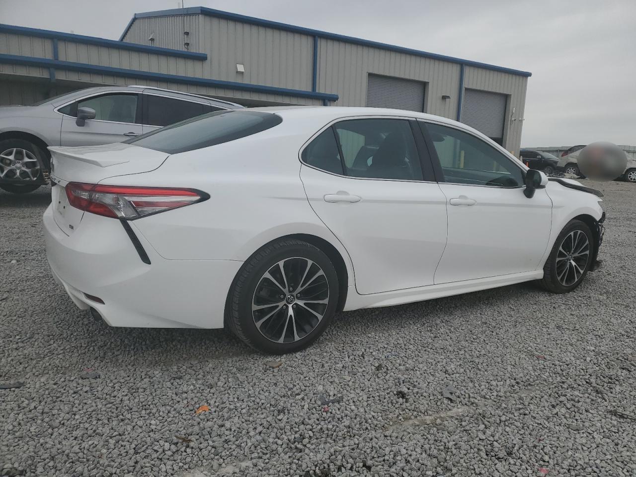 2018 TOYOTA CAMRY L - Фото 3