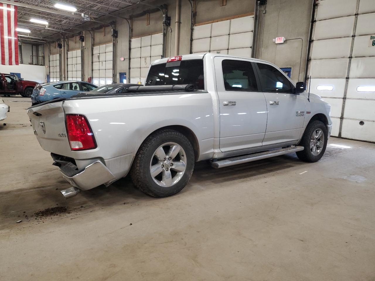 2017 RAM 1500 SLT - Image 3