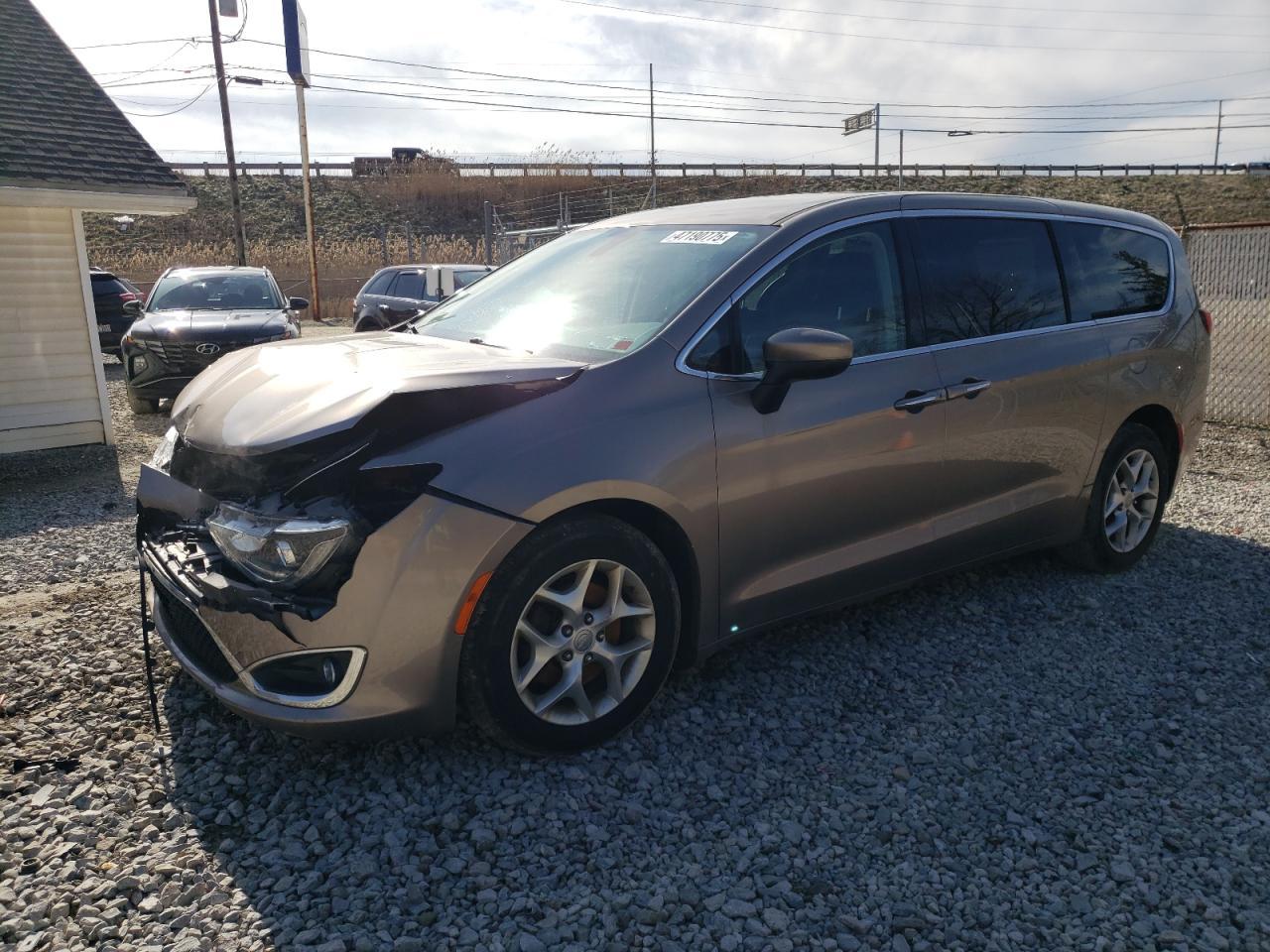 2017 CHRYSLER PACIFICA T
