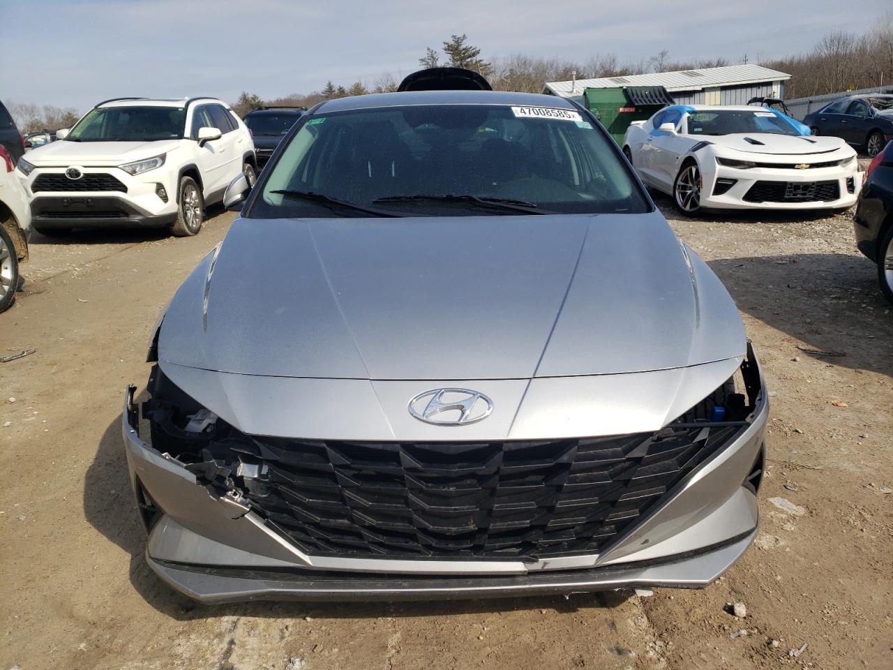 2022 HYUNDAI ELANTRA SE - Image 5