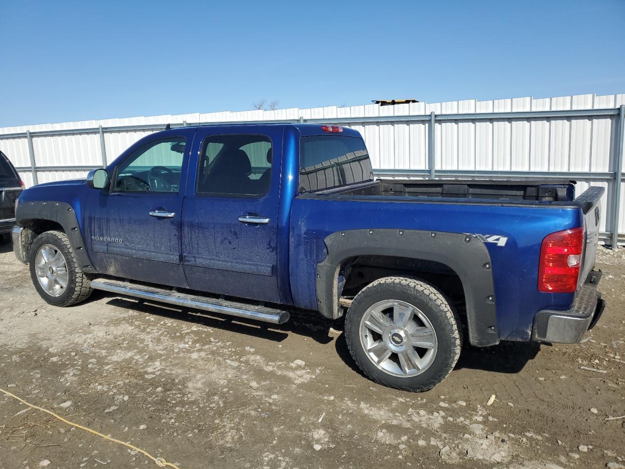 2013 CHEVROLET SILVERADO - Image 2
