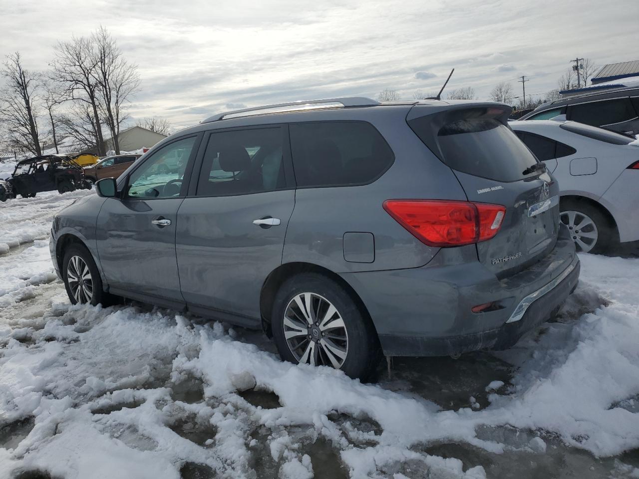 2017 NISSAN PATHFINDER - Image 2