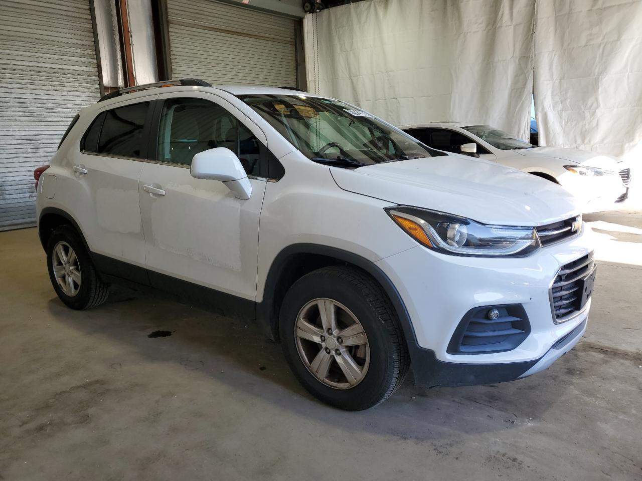 2019 CHEVROLET TRAX 1LT - Image 4