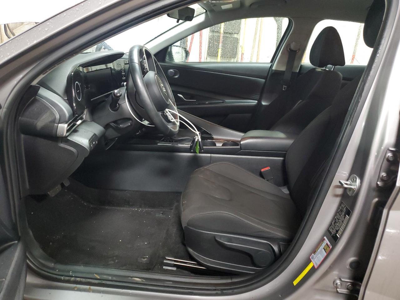 2022 HYUNDAI ELANTRA SE - Image 7
