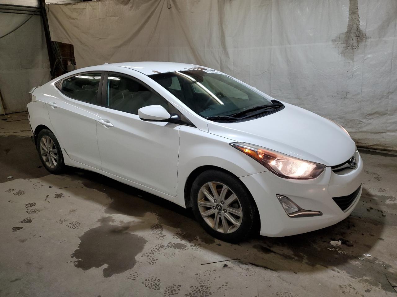 2015 HYUNDAI ELANTRA SE - Image 4