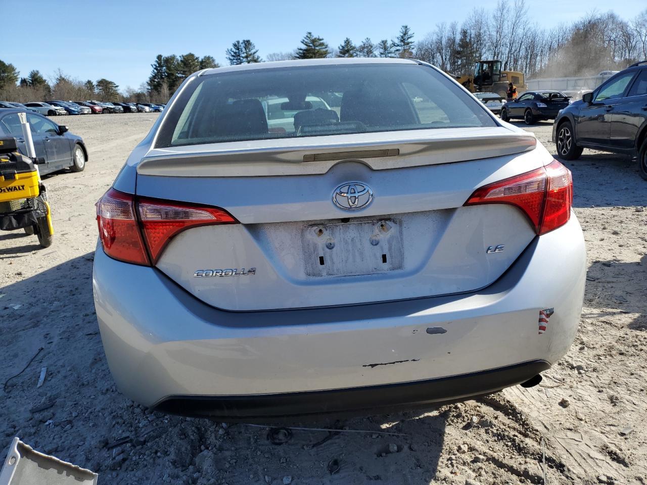 2018 TOYOTA COROLLA L - Image 6