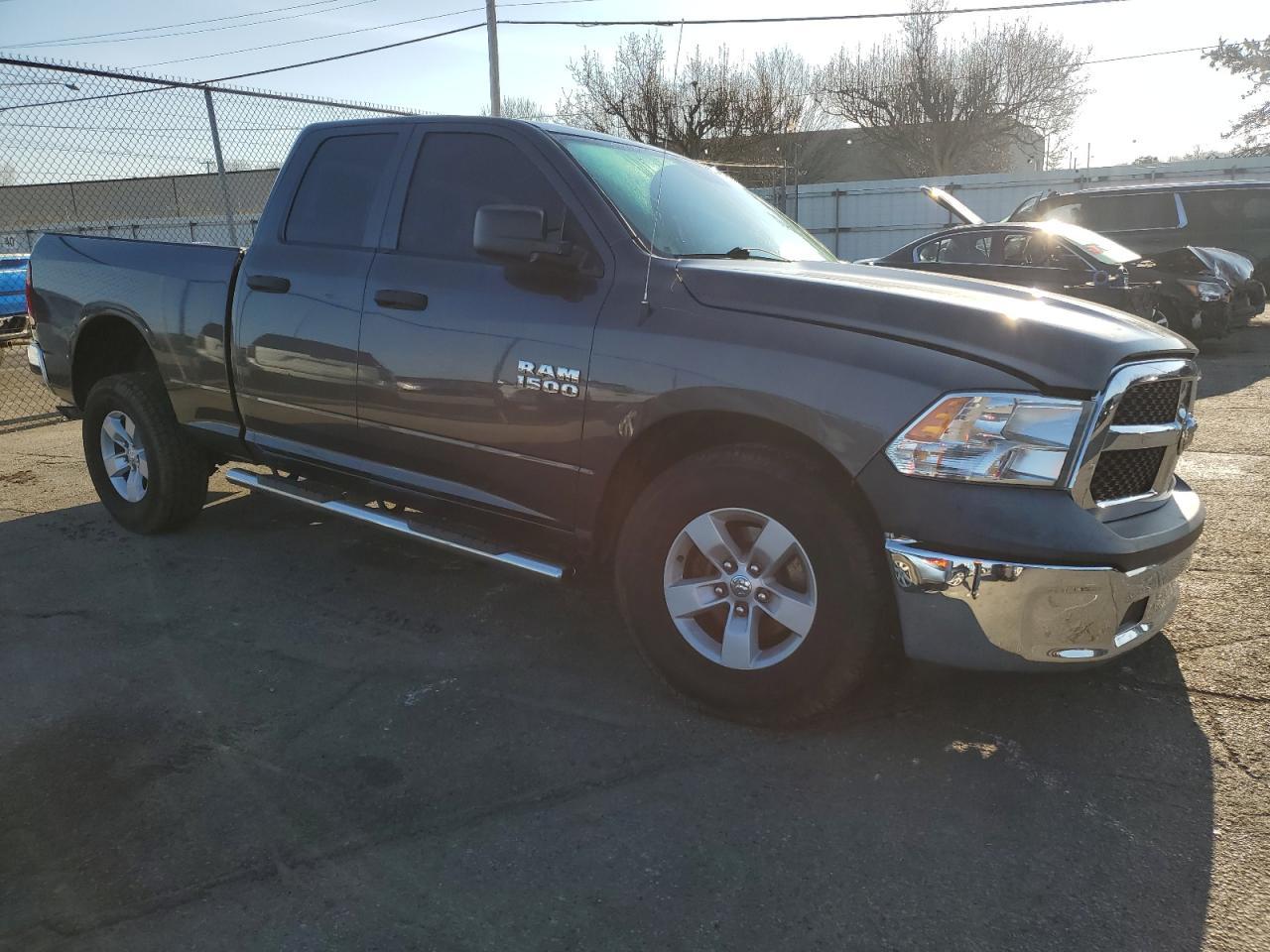 2018 RAM 1500 ST - Image 4