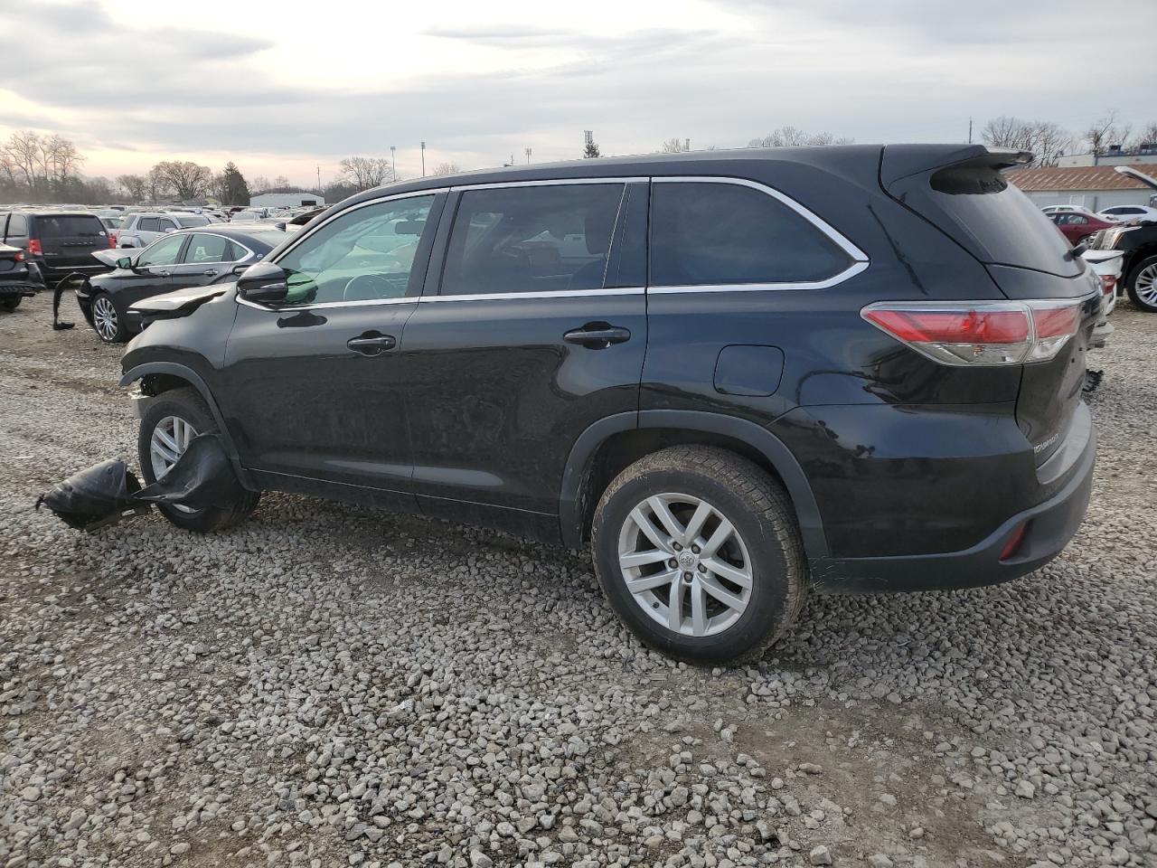 2015 TOYOTA HIGHLANDER - Фото 2