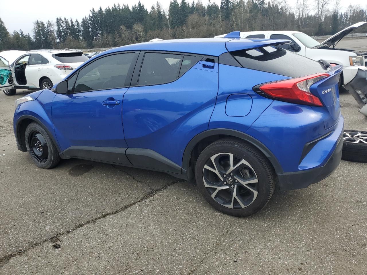 2019 TOYOTA C-HR XLE - Фото 2