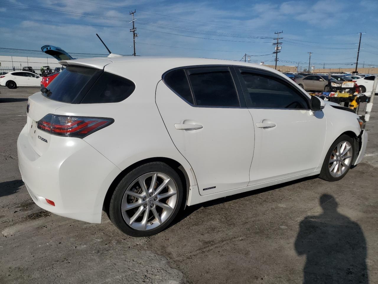 2011 LEXUS CT 200 - Image 3