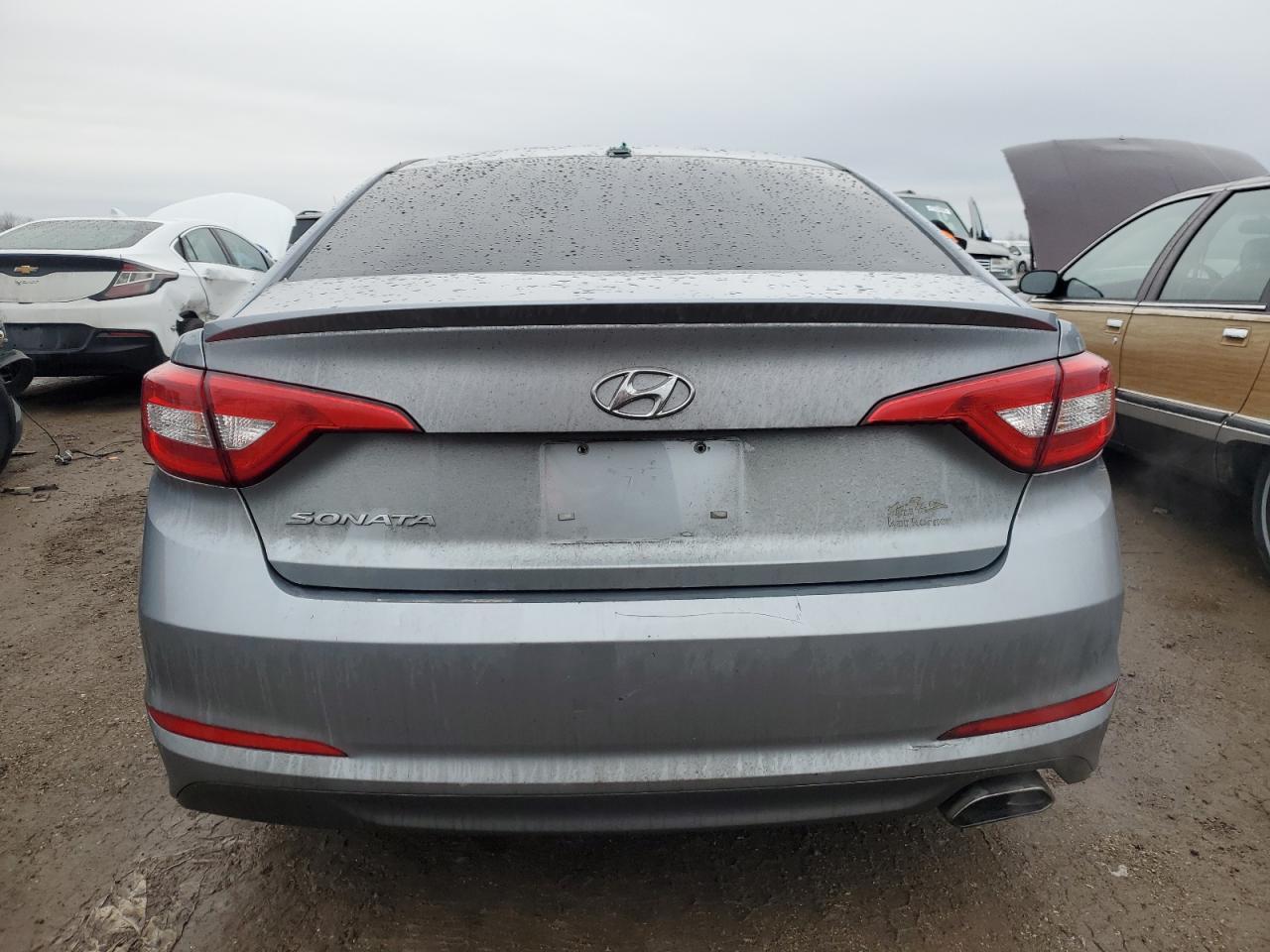 2017 HYUNDAI SONATA SE - Image 6
