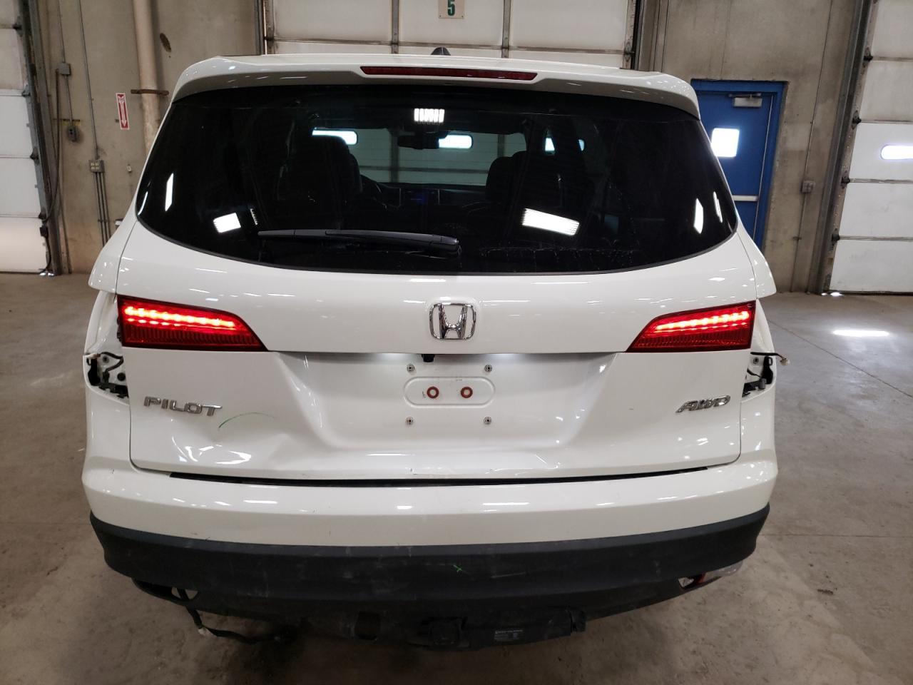 2017 HONDA PILOT EXL - Image 6
