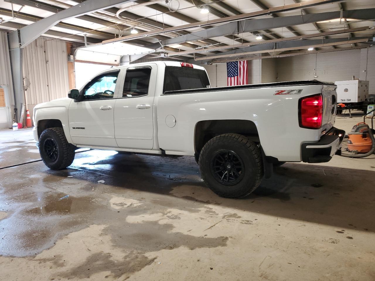 2017 CHEVROLET SILVERADO - Фото 2