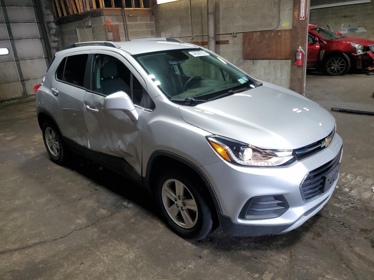2019 CHEVROLET TRAX 1LT - Фото 4