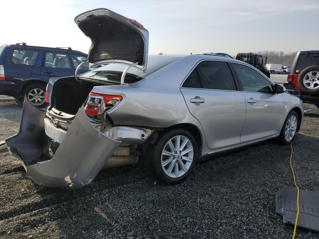 2012 TOYOTA CAMRY XLE - Фото 3