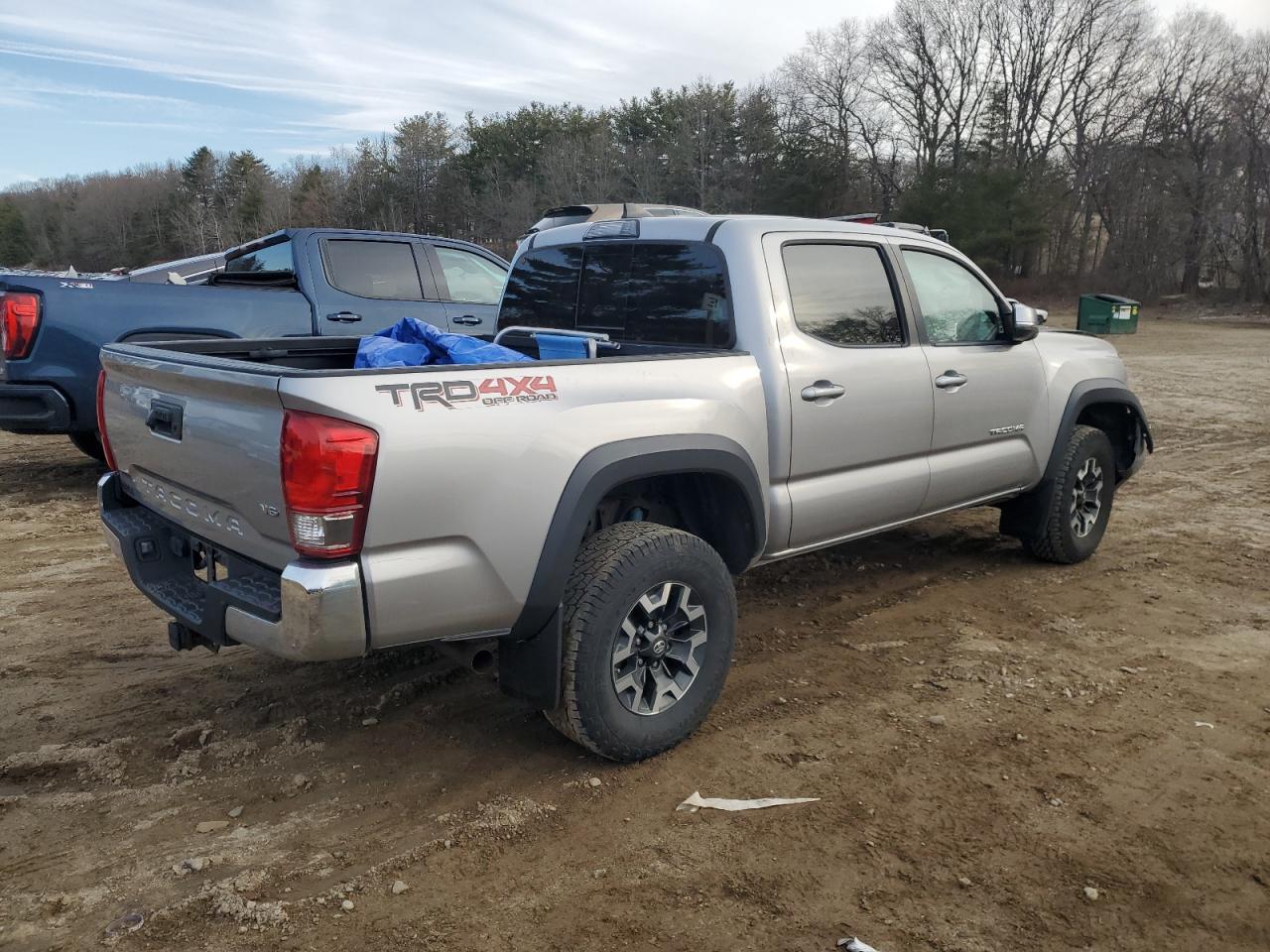 2017 TOYOTA TACOMA DOU - Фото 3