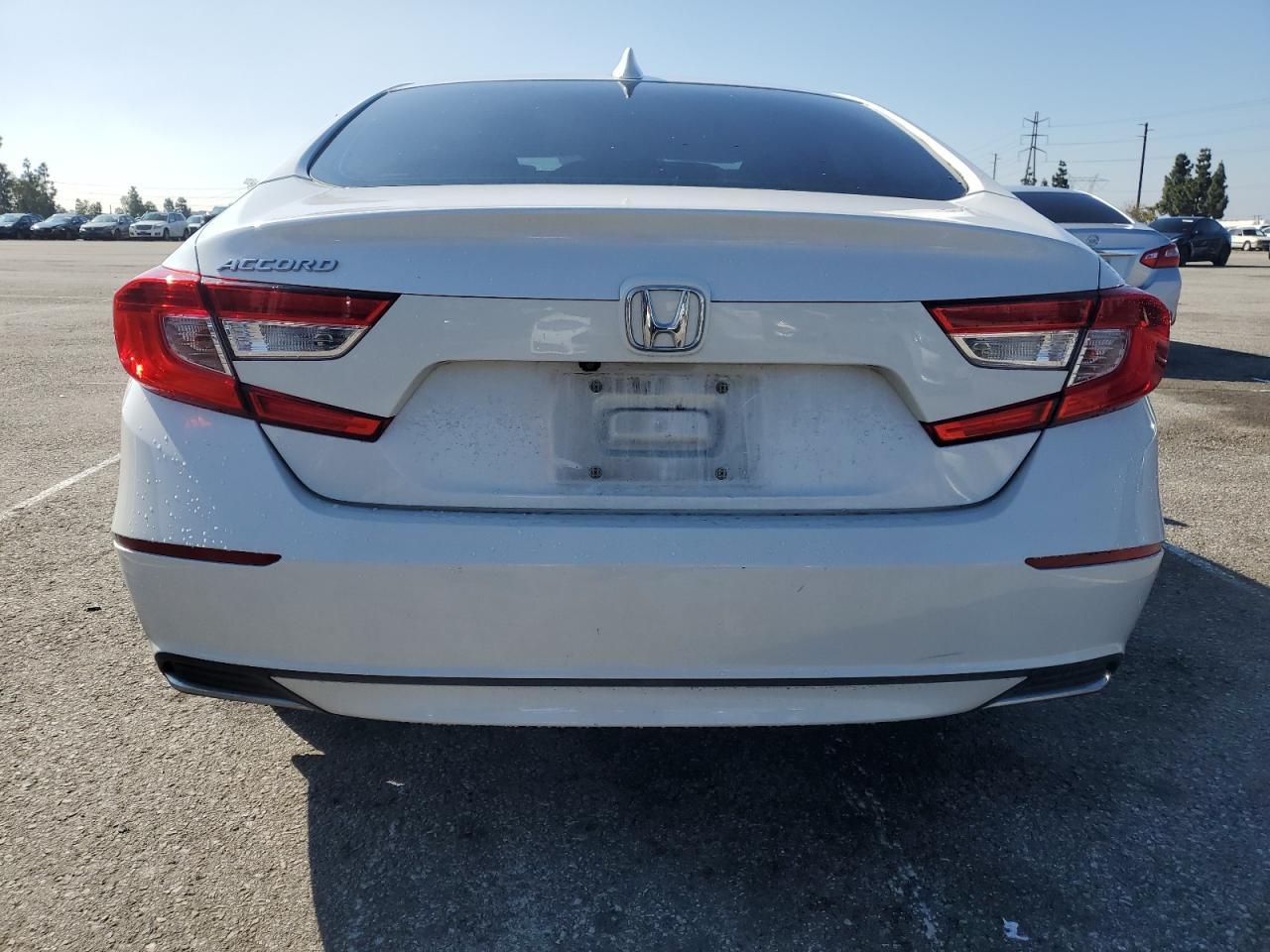 2018 HONDA ACCORD LX - Image 6