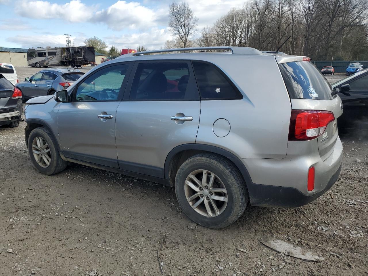 2015 KIA SORENTO LX - Image 2