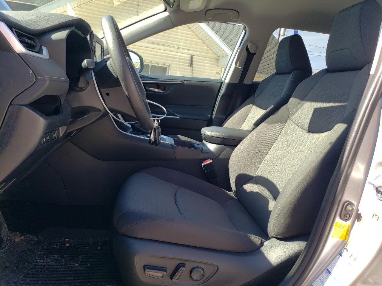2022 TOYOTA RAV4 XLE - Фото 7