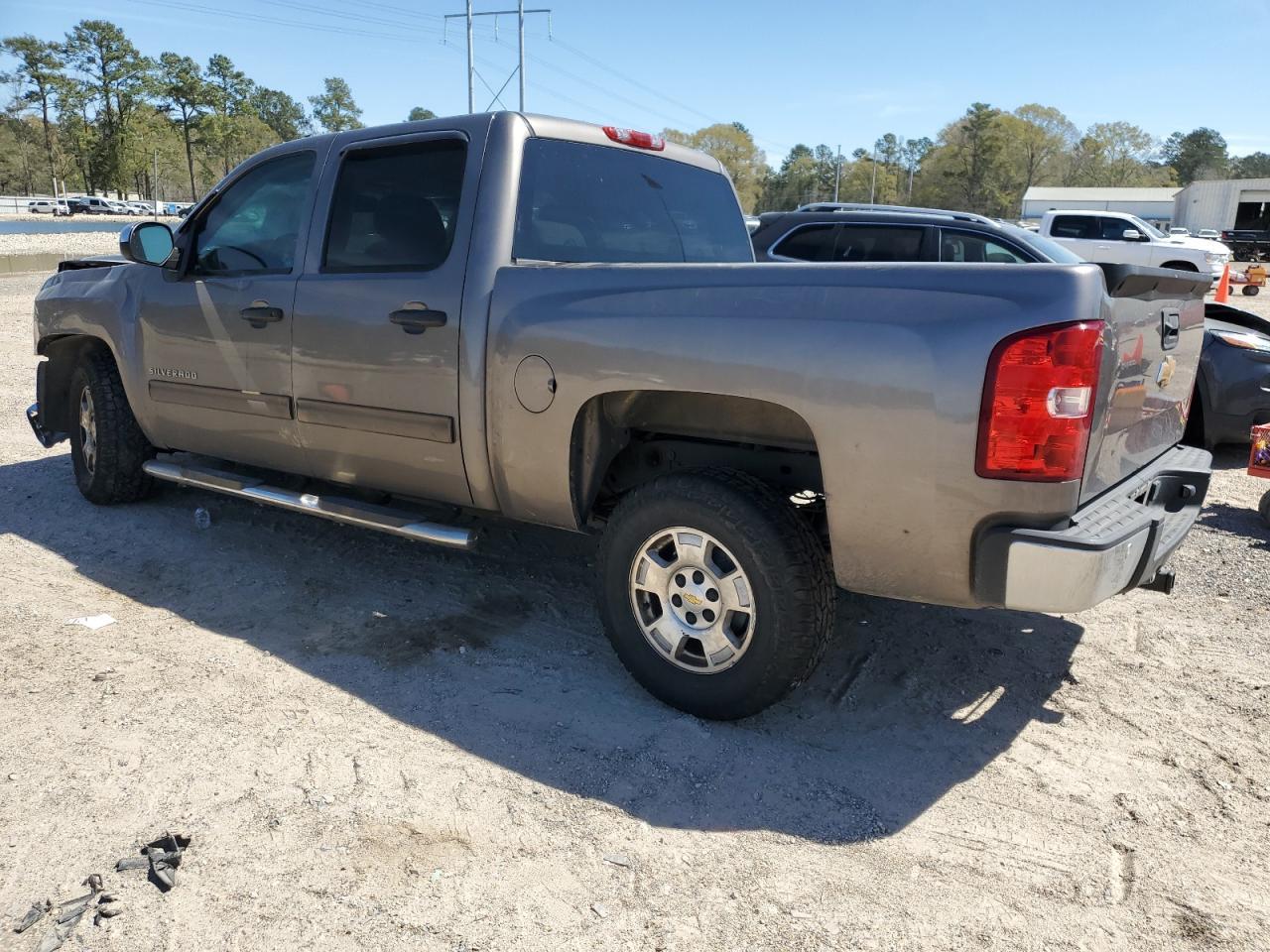 2013 CHEVROLET SILVERADO - Image 2