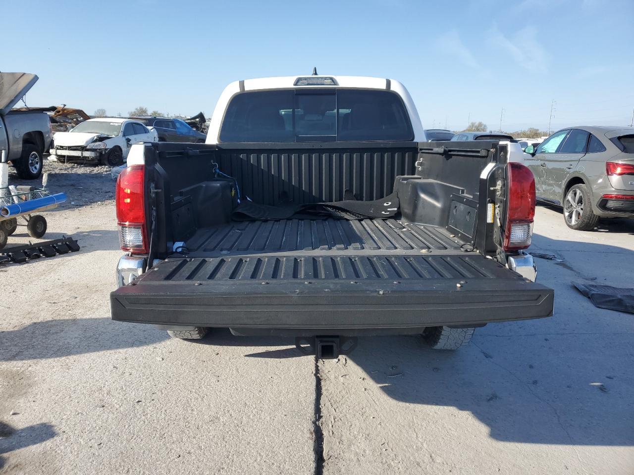 2018 TOYOTA TACOMA DOU - Фото 6