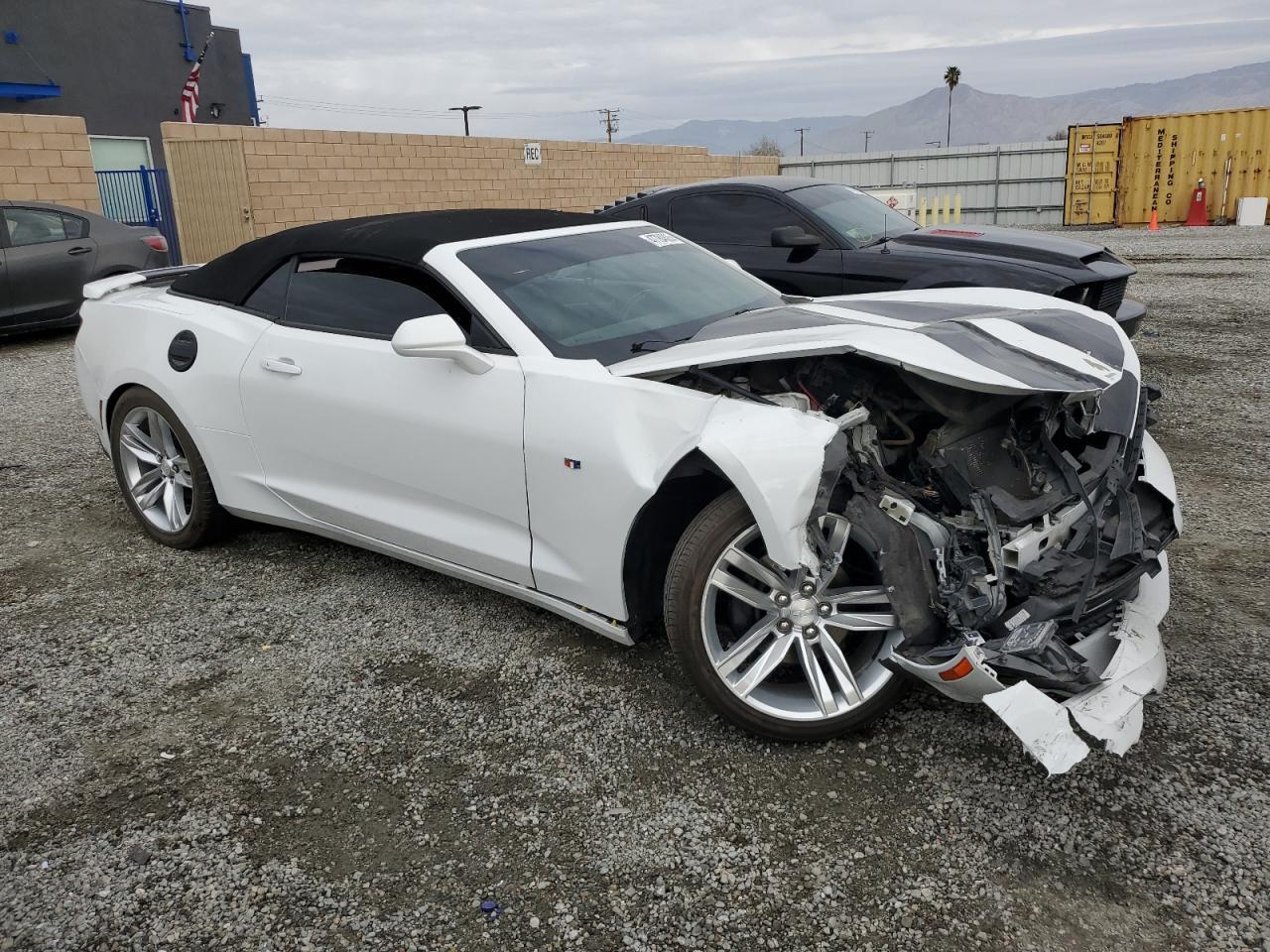 2018 CHEVROLET CAMARO LT - Image 4