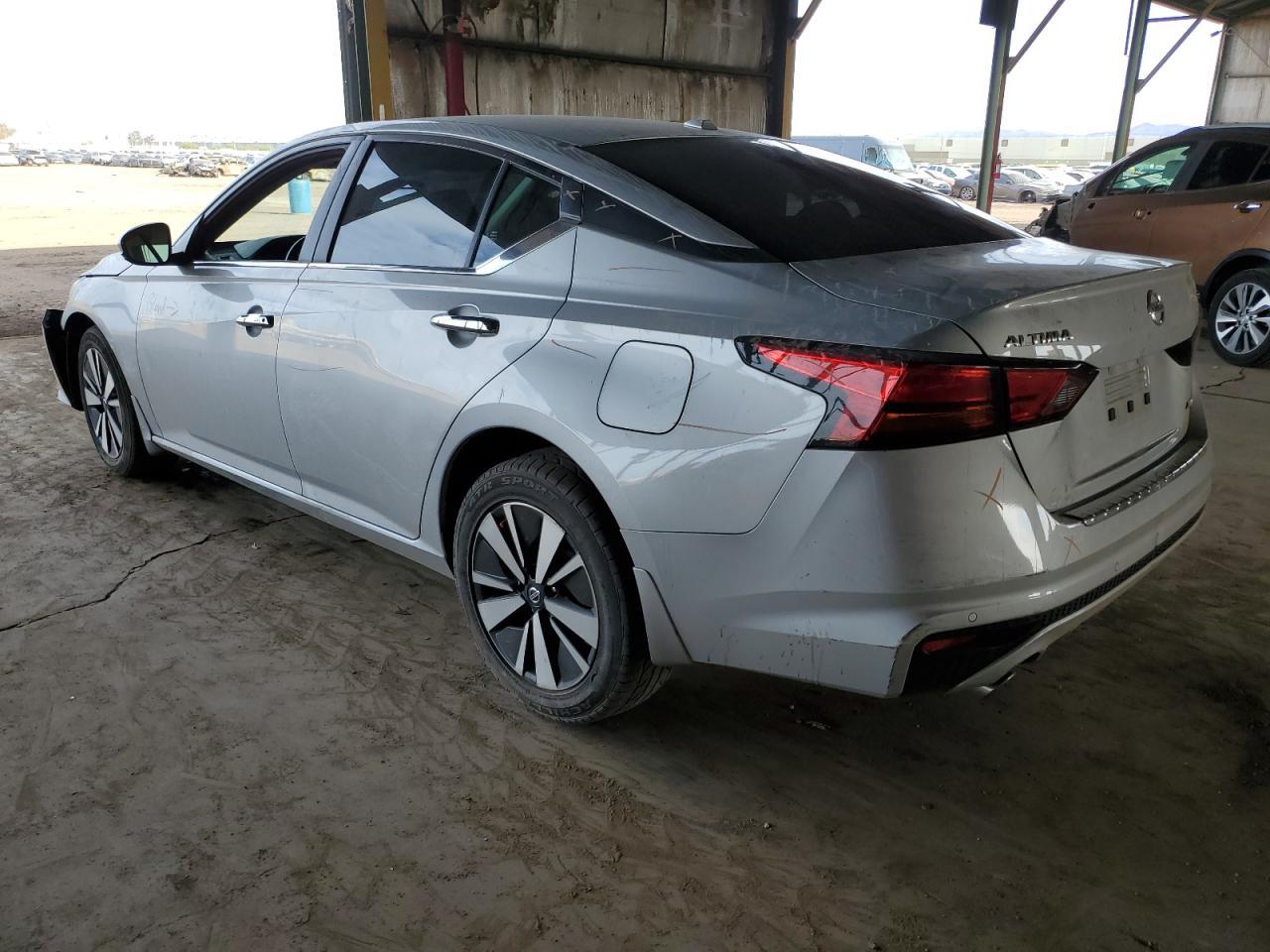 2022 NISSAN ALTIMA SV - Image 2