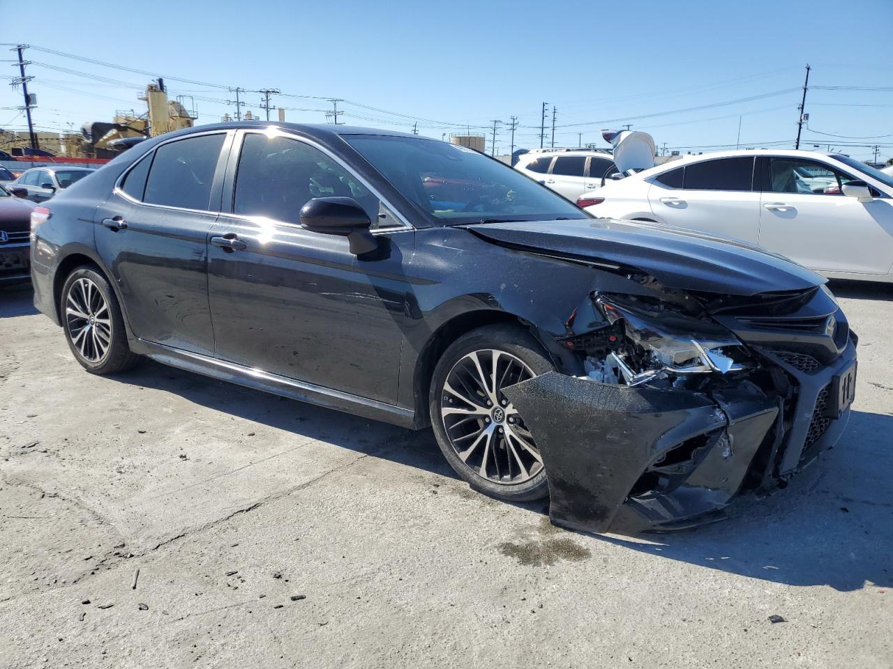 2020 TOYOTA CAMRY SE - Image 4
