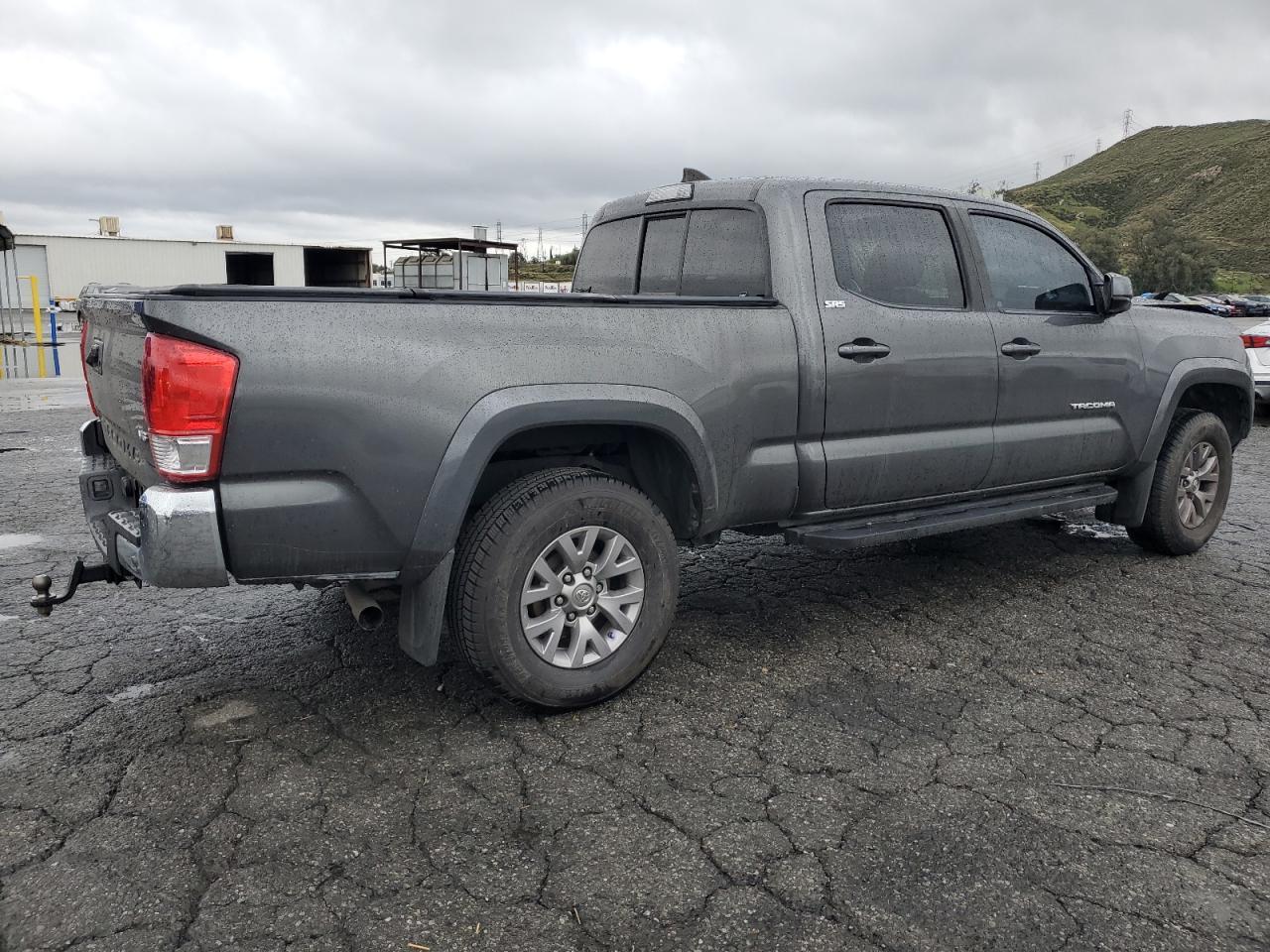 2017 TOYOTA TACOMA DOU - Фото 3