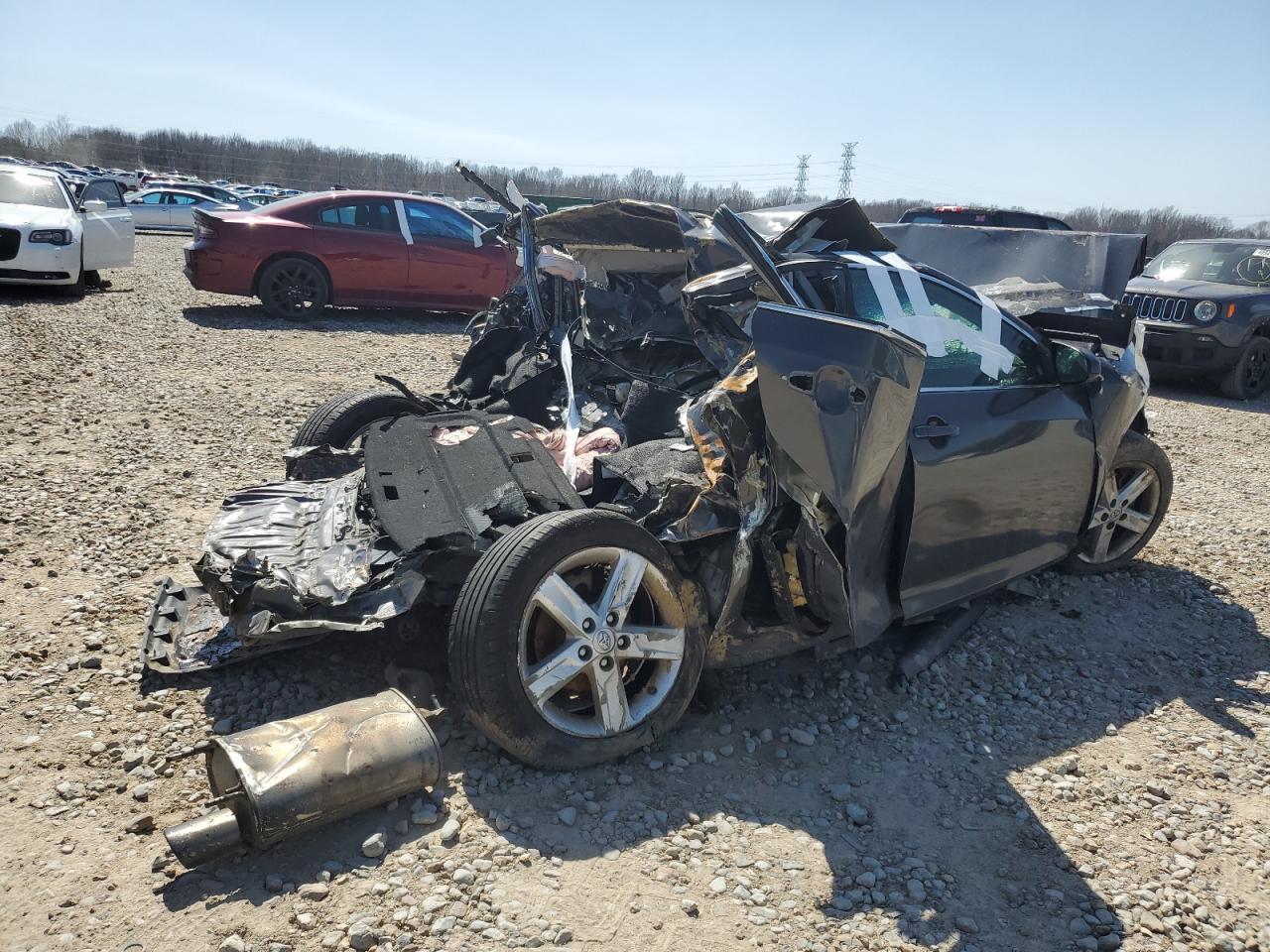 2014 TOYOTA CAMRY L - Фото 3