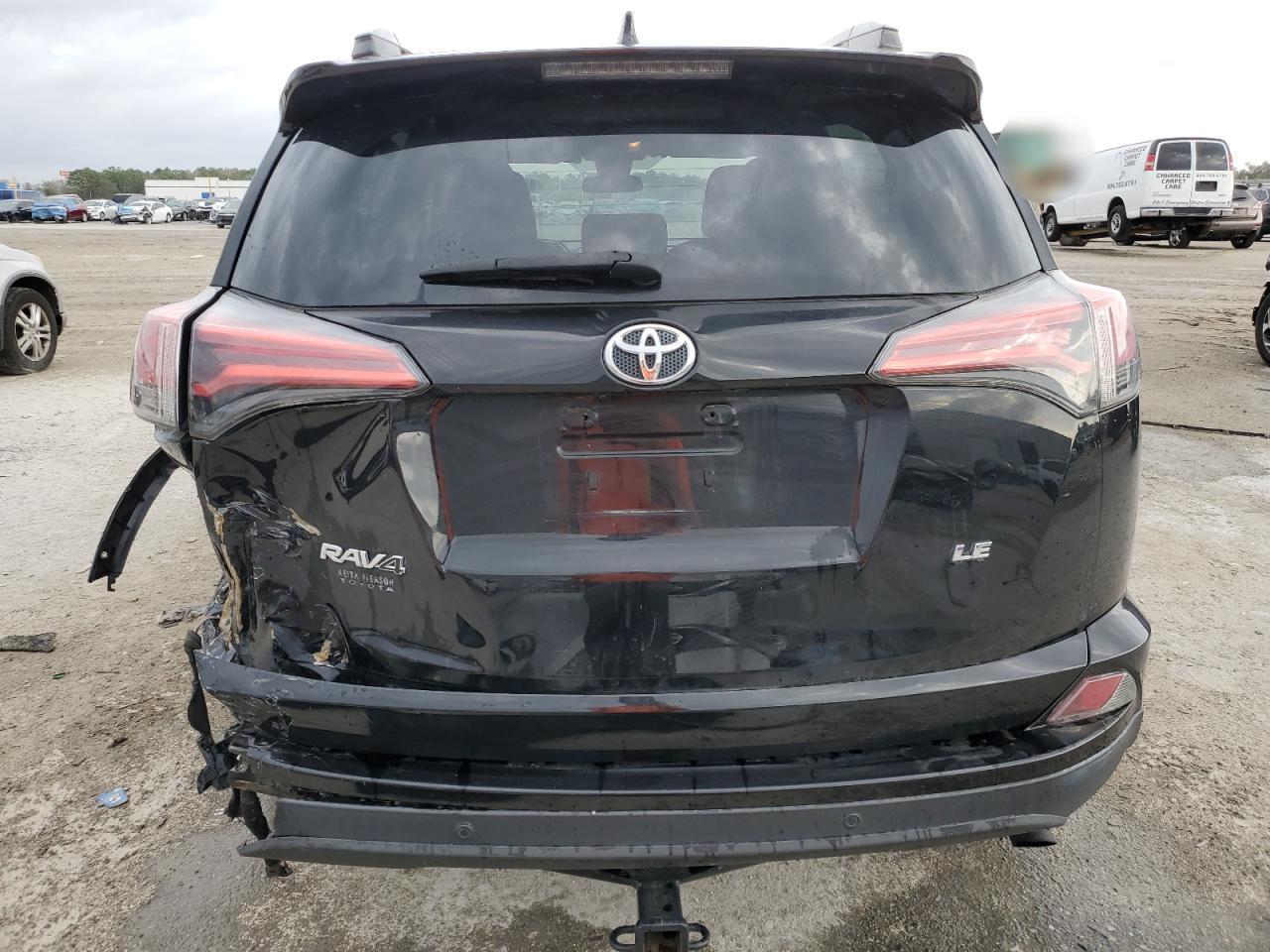 2017 TOYOTA RAV4 LE - Image 6