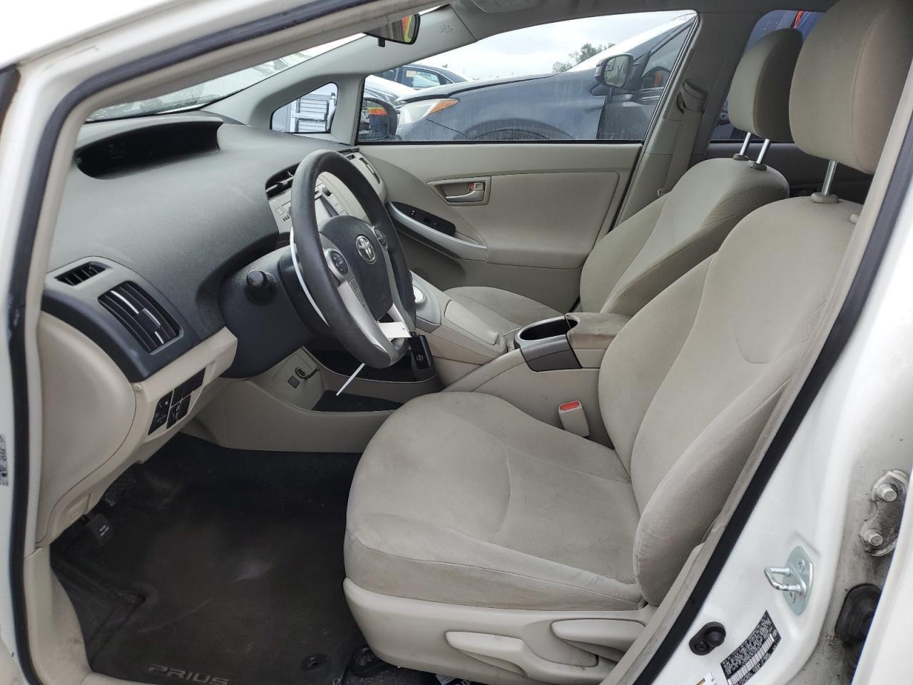 2015 TOYOTA PRIUS - Фото 7