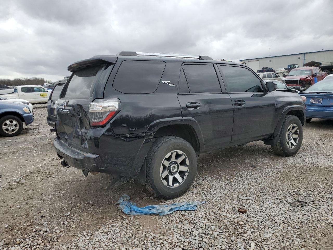 2022 TOYOTA 4RUNNER SR - Image 3