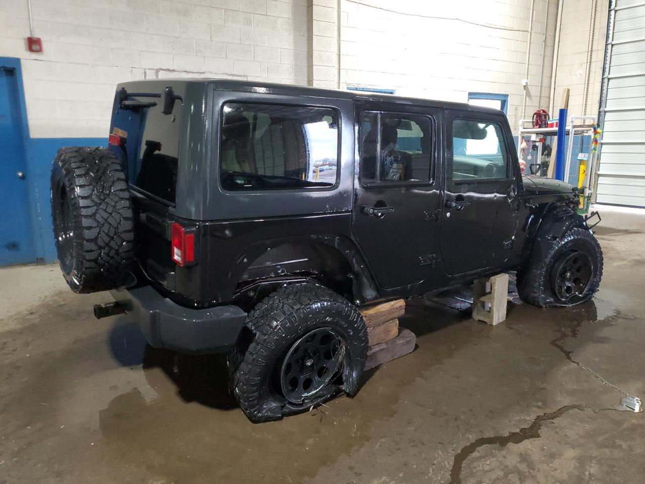 2015 JEEP WRANGLER U - Фото 3