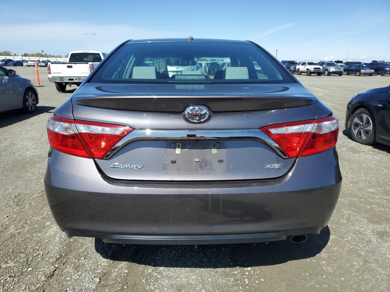 2015 TOYOTA CAMRY LE - Фото 6