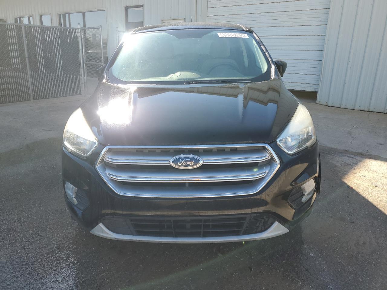2017 FORD ESCAPE SE - Фото 5