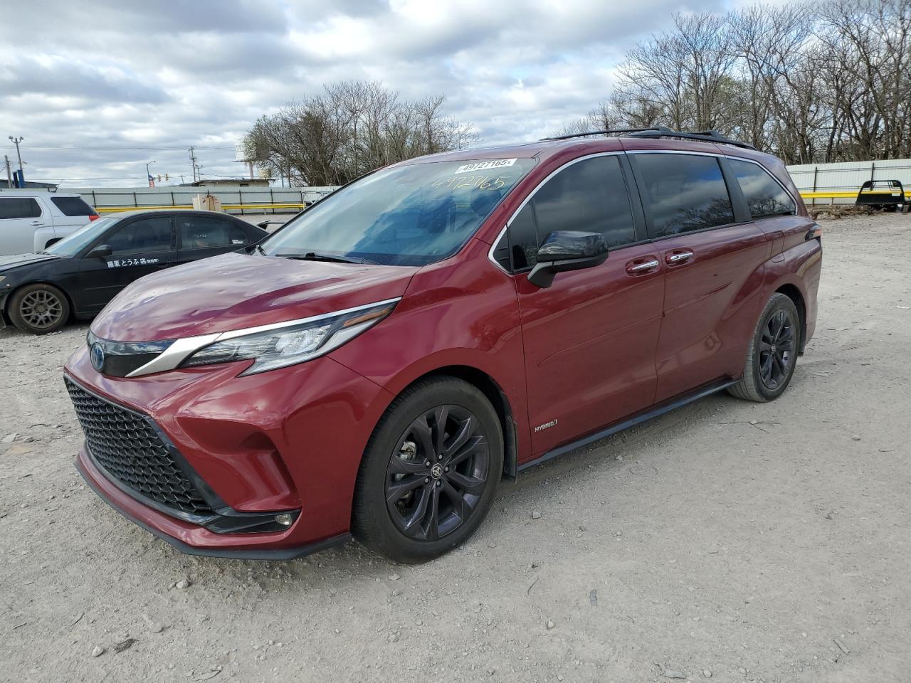 2021 TOYOTA SIENNA XSE