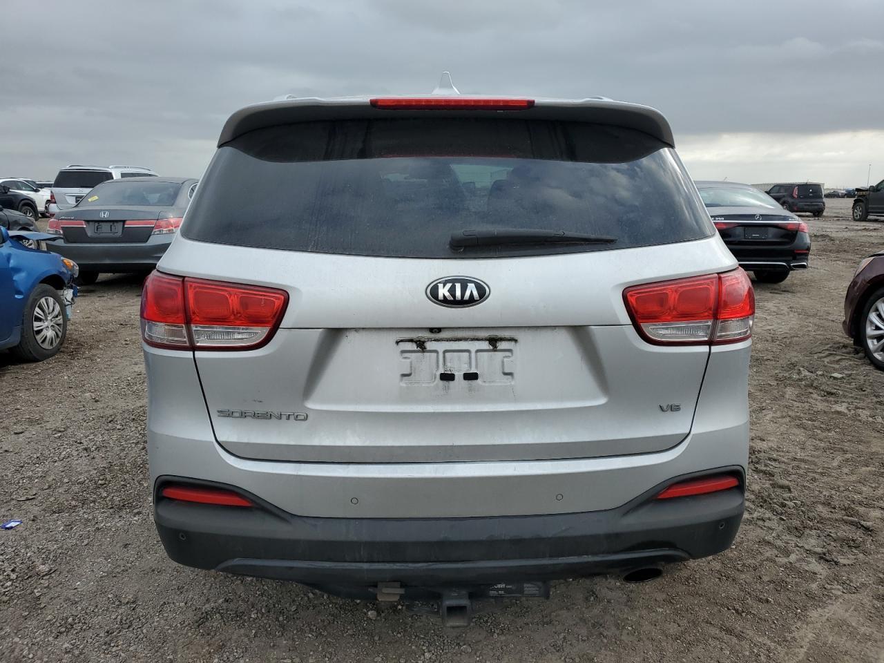 2016 KIA SORENTO LX - Image 6