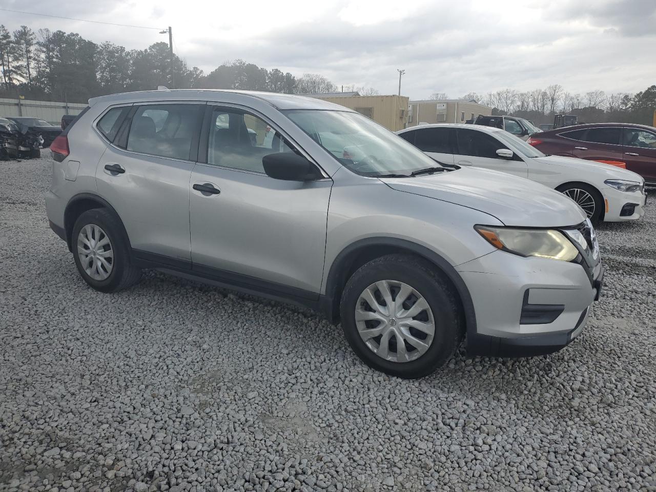 2017 NISSAN ROGUE S - Image 4