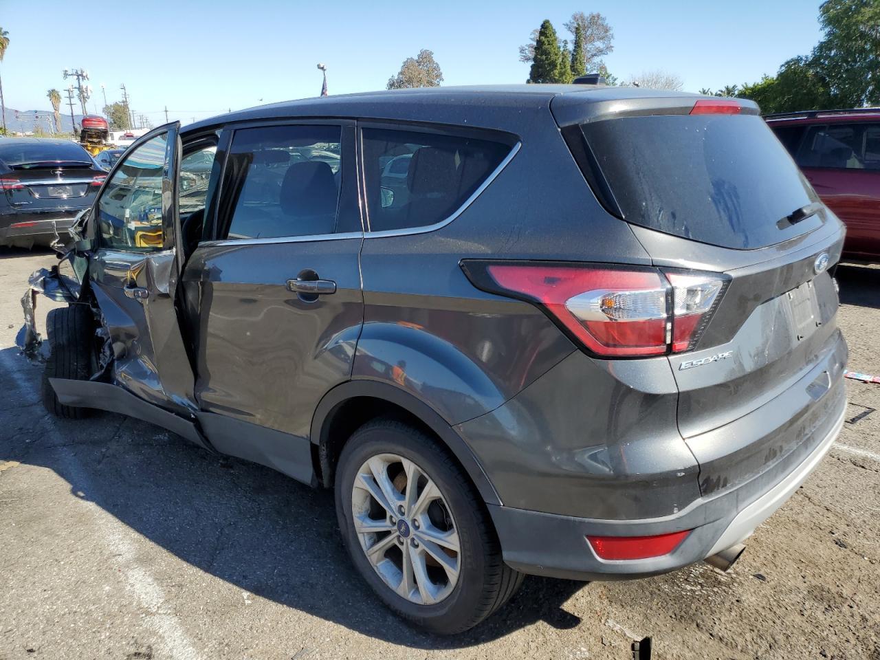 2017 FORD ESCAPE SE - Фото 2