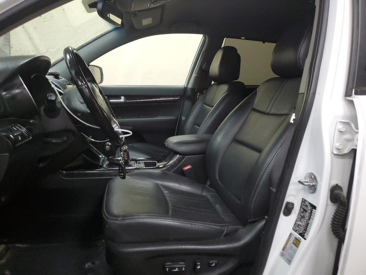 2014 KIA SORENTO LX - Image 7