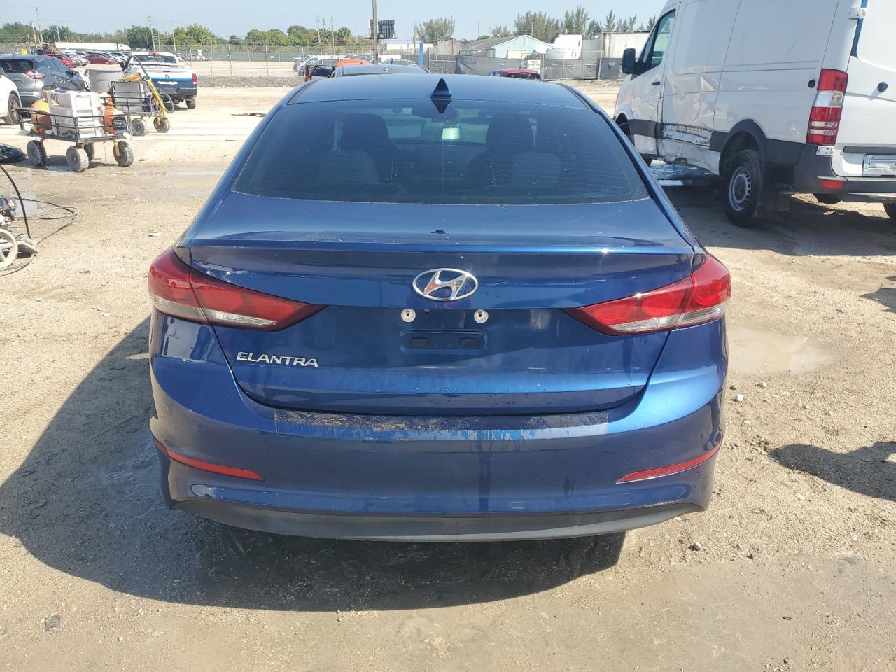 2018 HYUNDAI ELANTRA SE - Фото 6
