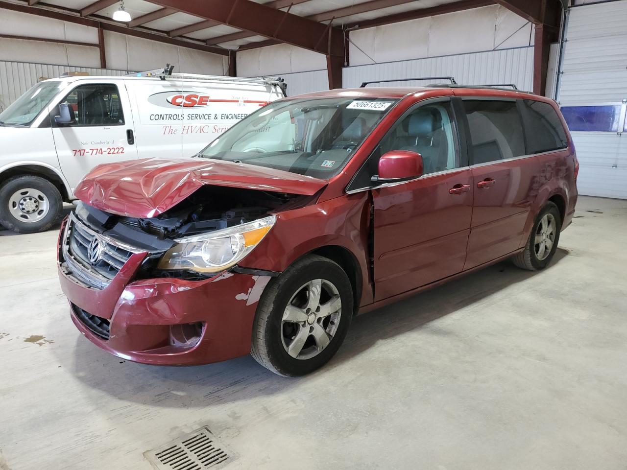 2011 VOLKSWAGEN ROUTAN SE