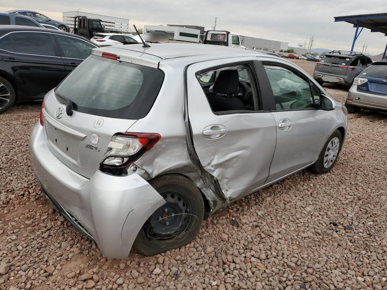 2017 TOYOTA YARIS L - Фото 3