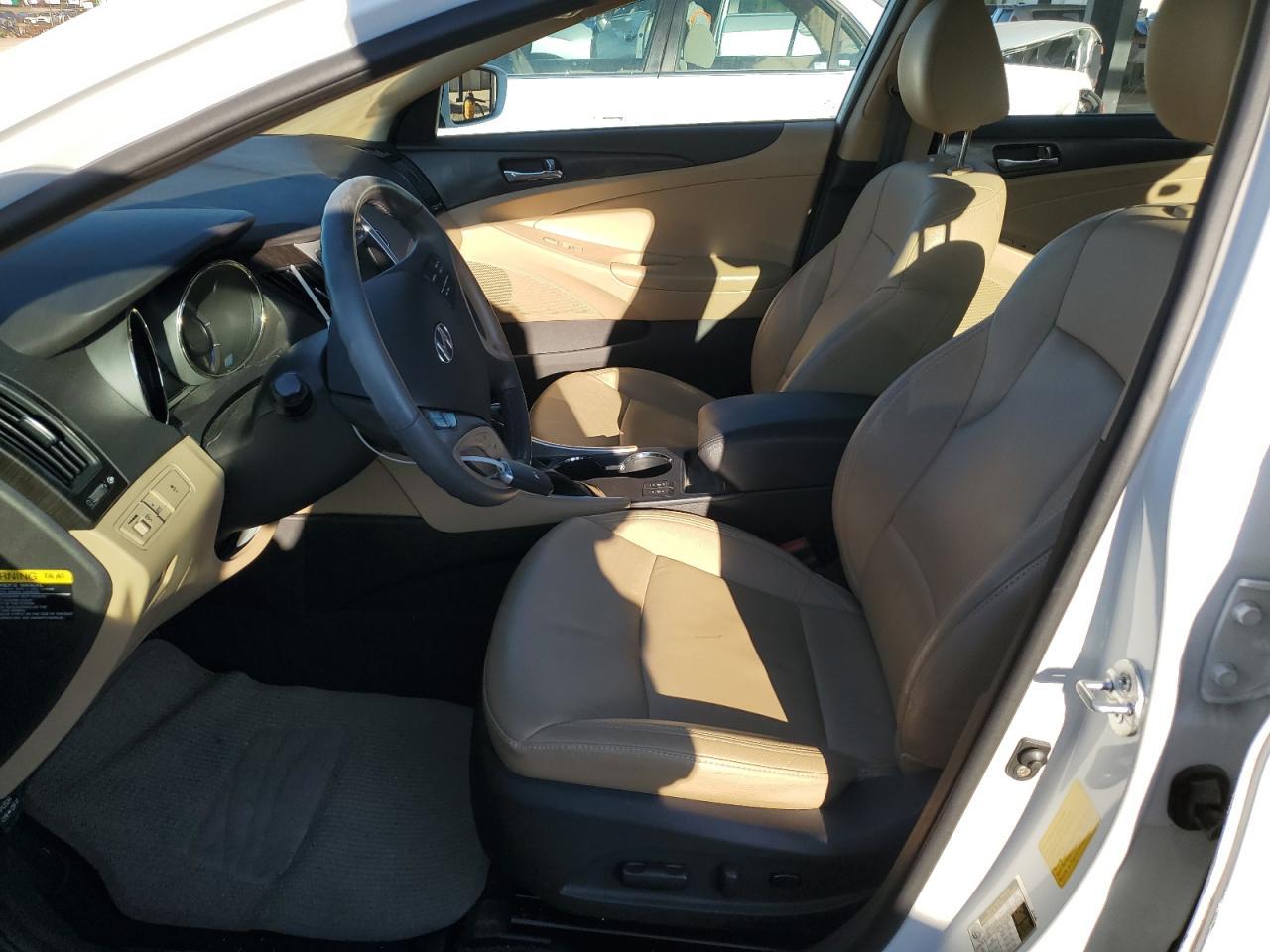2011 HYUNDAI SONATA SE - Image 7