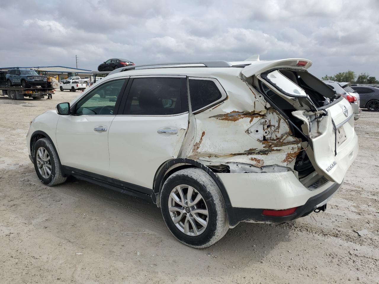 2017 NISSAN ROGUE S - Image 2